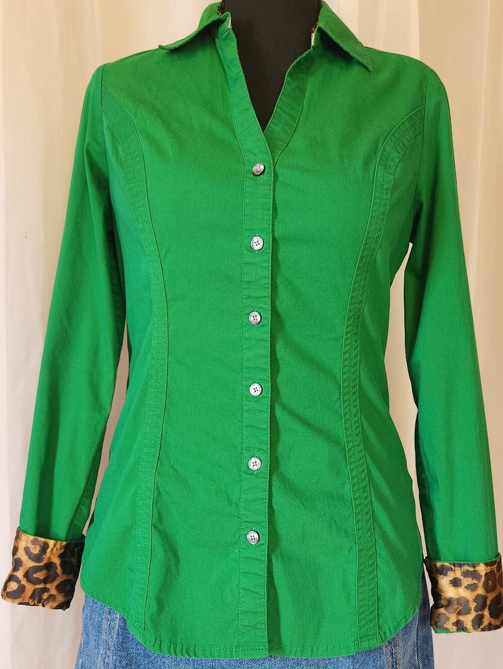 Express Essential Shirt XS Green Button Down Leopard Print Cuff P Blouse